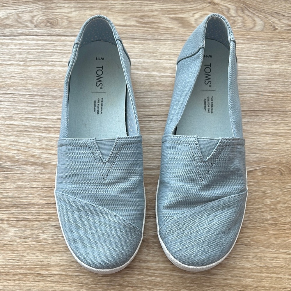 Toms Gray Slippers with Comfortable Slip-On Design